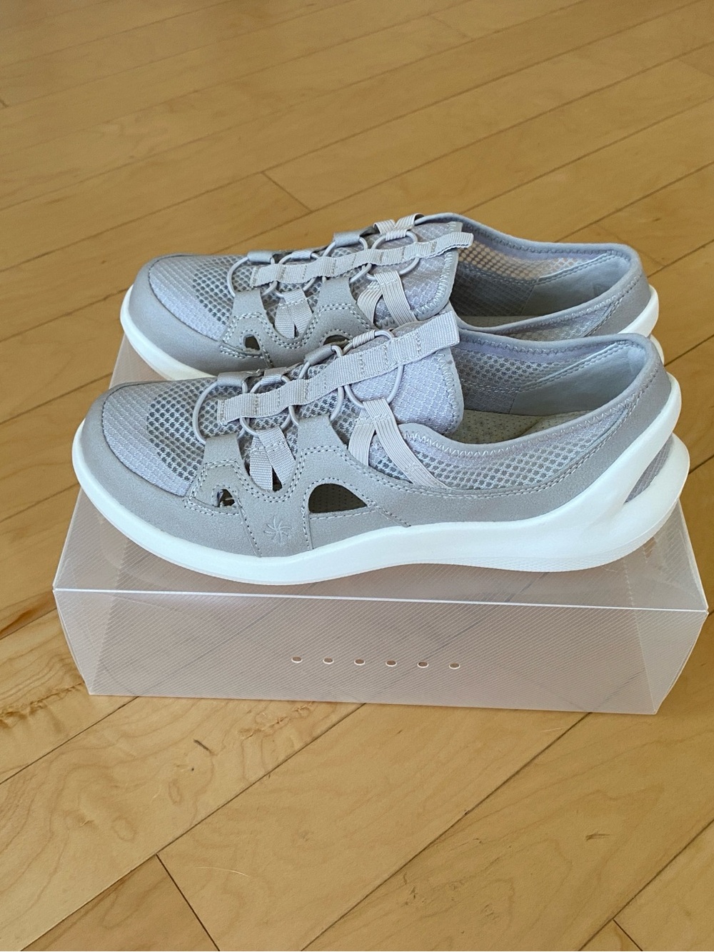 NEW Cloudsteppers Solevana by Clarks Slip On Light Gray Mesh Casual Sneakers